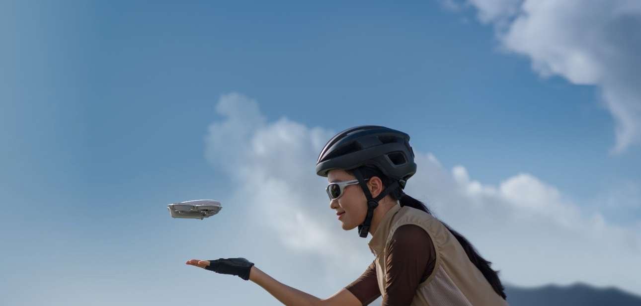 DJI Neo è un piccolo drone automatizzato, perfetto per vlogging e content creators